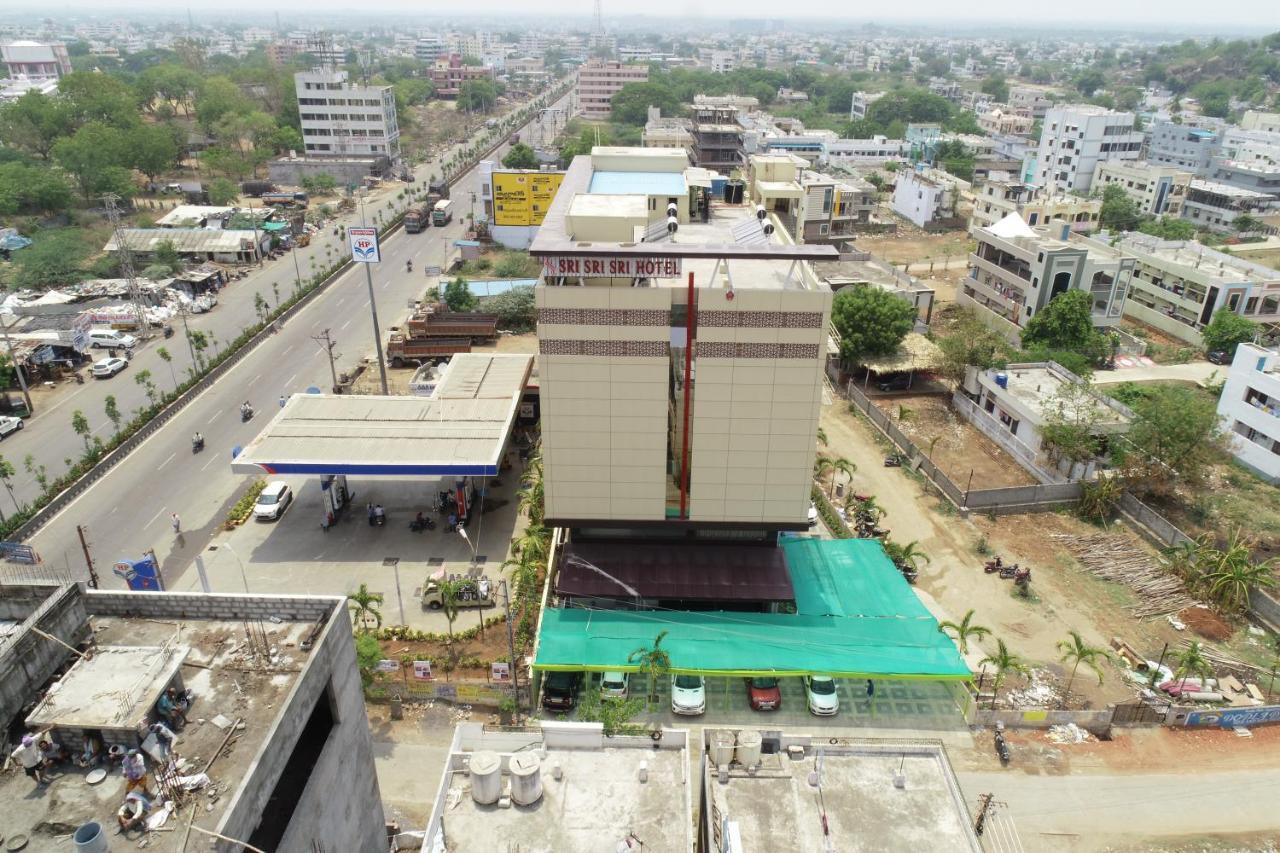 Sri Sri Sri Hotel Khammam Exterior photo